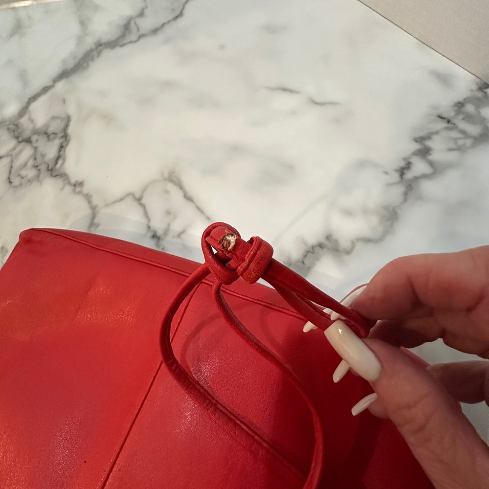 Etienne Aigner Elegant Red Woven Leather Bag - Picture 7 of 7